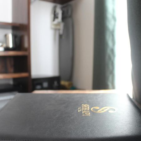 Serapi Hotel Kuching Zewnętrze zdjęcie