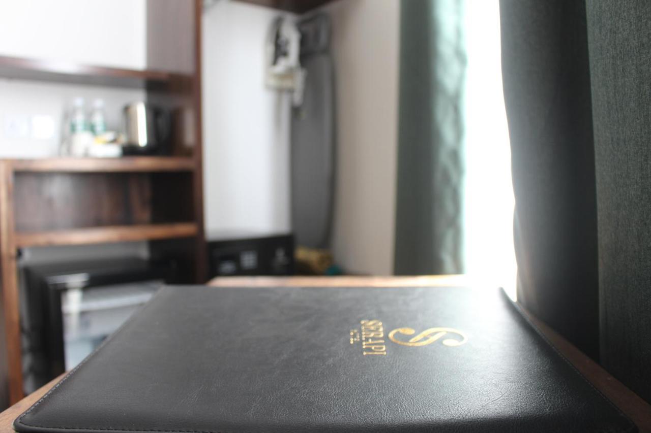 Serapi Hotel Kuching Zewnętrze zdjęcie