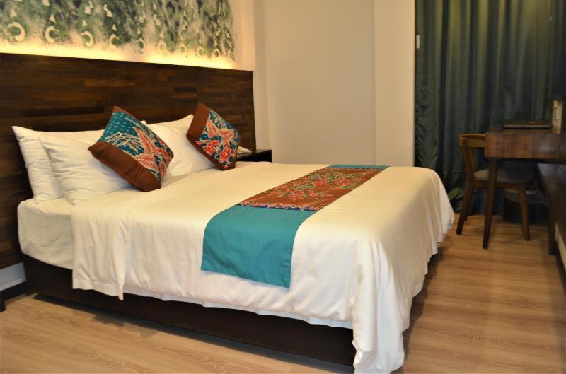 Serapi Hotel Kuching Zewnętrze zdjęcie