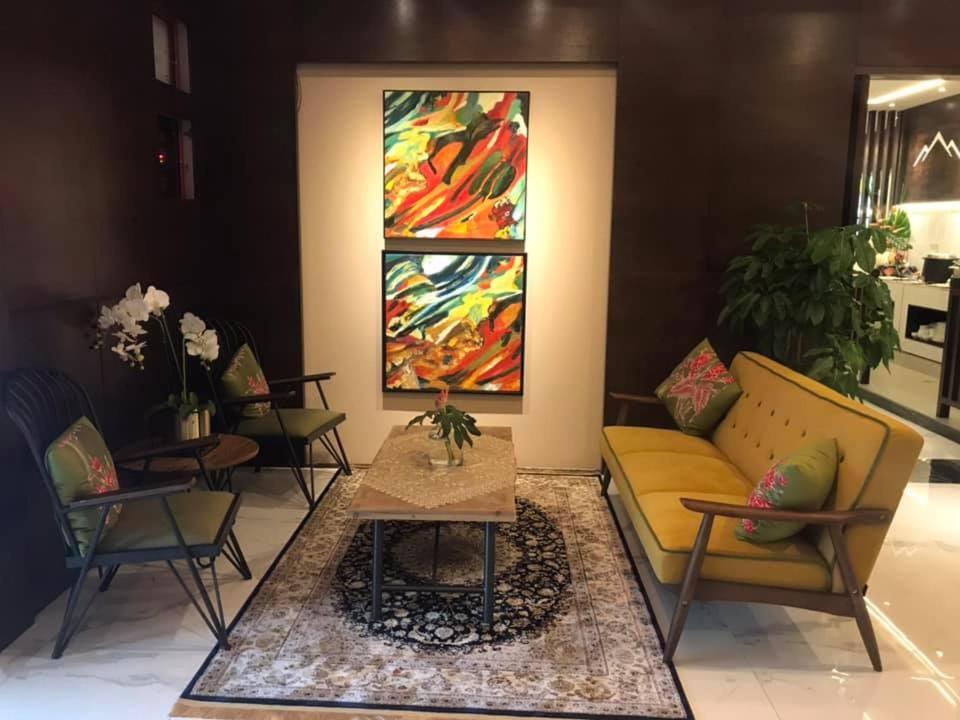 Serapi Hotel Kuching Zewnętrze zdjęcie