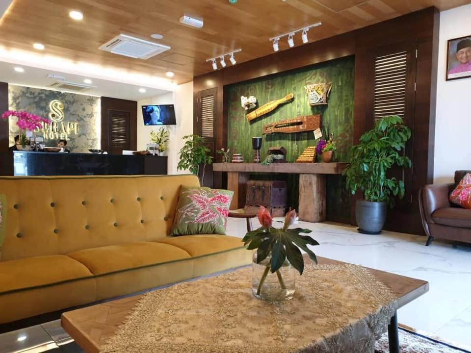 Serapi Hotel Kuching Zewnętrze zdjęcie