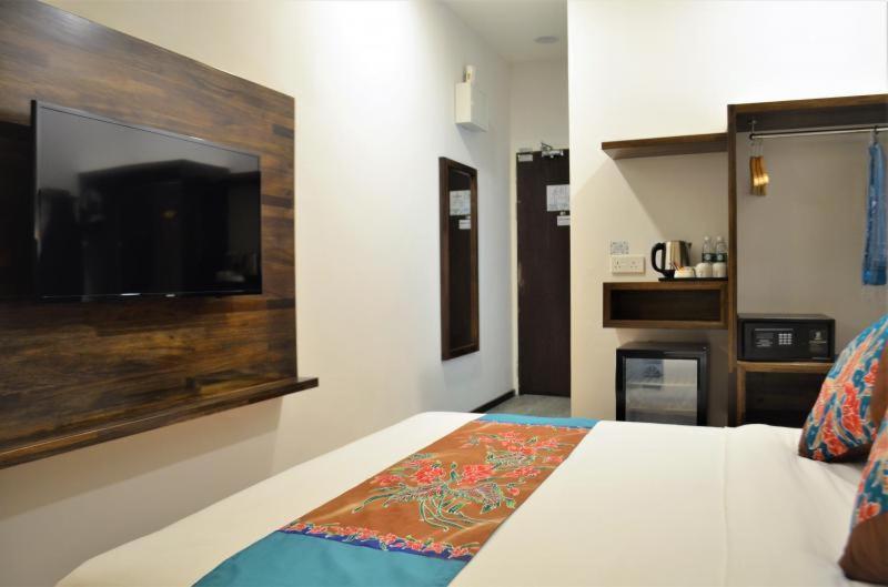 Serapi Hotel Kuching Zewnętrze zdjęcie