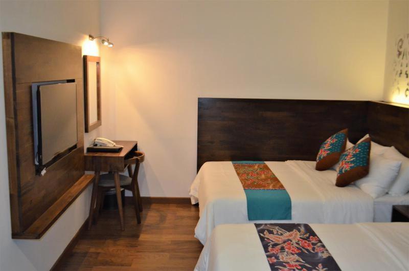 Serapi Hotel Kuching Zewnętrze zdjęcie