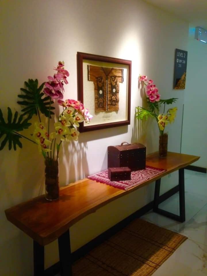 Serapi Hotel Kuching Zewnętrze zdjęcie