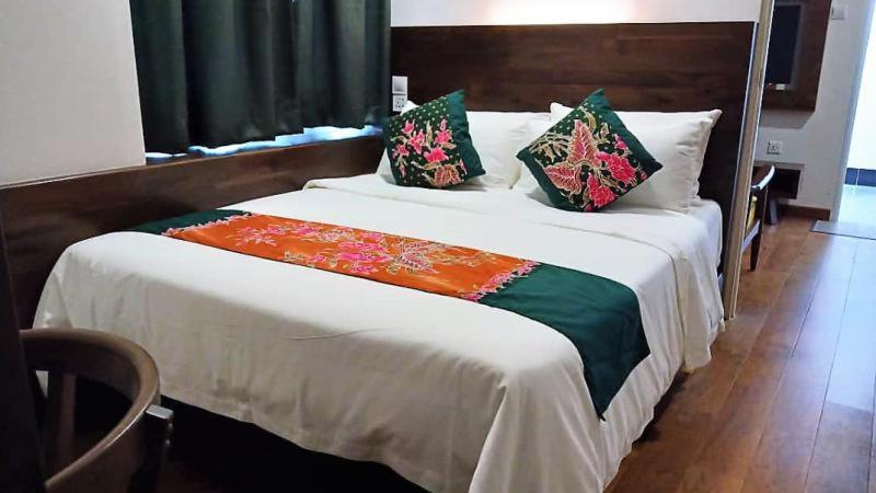 Serapi Hotel Kuching Zewnętrze zdjęcie